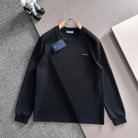 プラダ Tシャツ