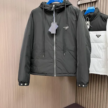 プラダ ダウンジャケット