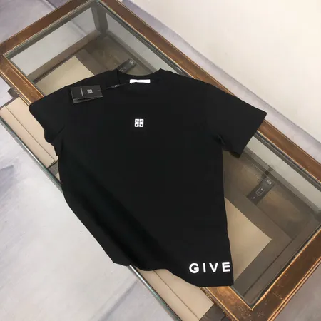 ジバンシィ Tシャツ