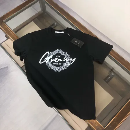 ジバンシィ Tシャツ