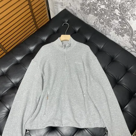 ミュウミュウ パーカー