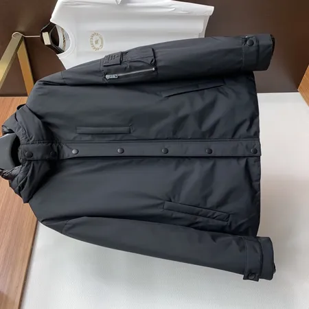 プラダ ダウンジャケット