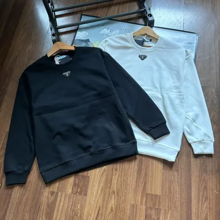 プラダ Tシャツ