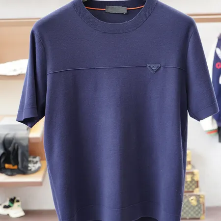 プラダ Tシャツ