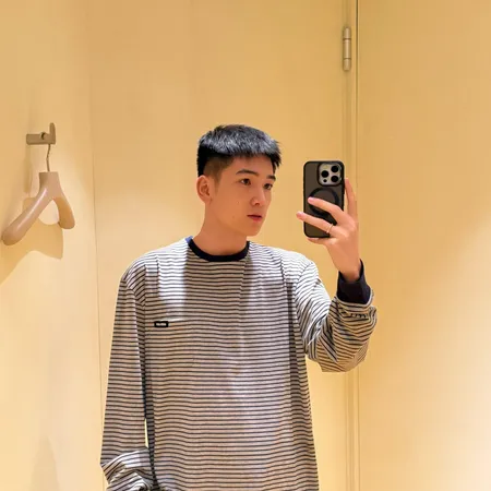 ミュウミュウ Tシャツ