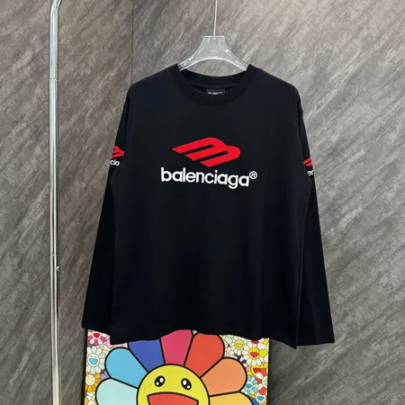 バレンシアガ Tシャツ