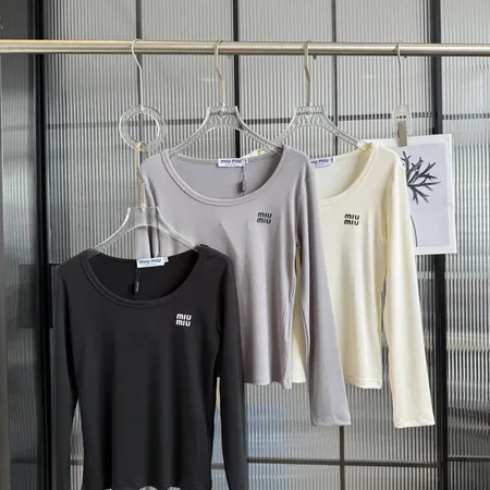 ミュウミュウ Tシャツ