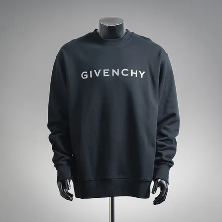 ジバンシィ パーカー