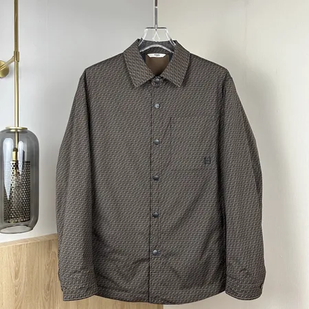 フェンディ ダウンジャケット