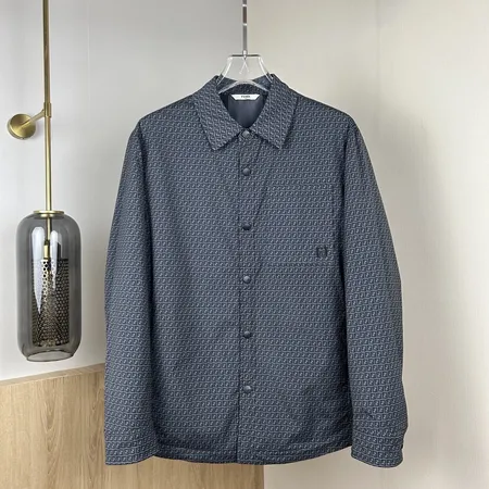 フェンディ ダウンジャケット