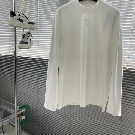 フェンディ Tシャツ