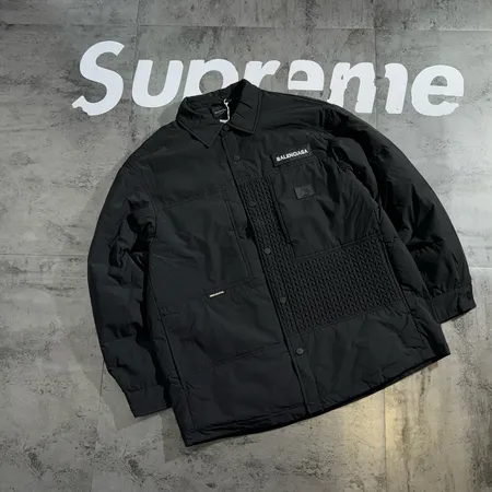 バレンシアガ ダウンジャケット