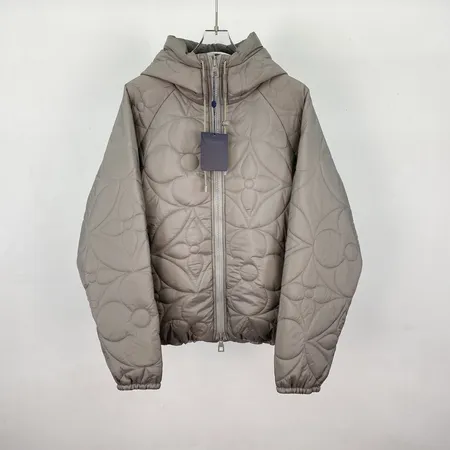 ルイヴィトン ダウンジャケット