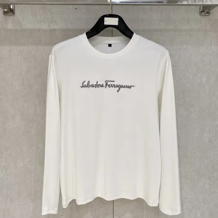 フェラガモ パーカー