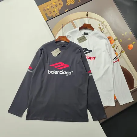 バレンシアガ Tシャツ