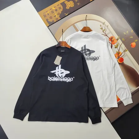 バレンシアガ Tシャツ