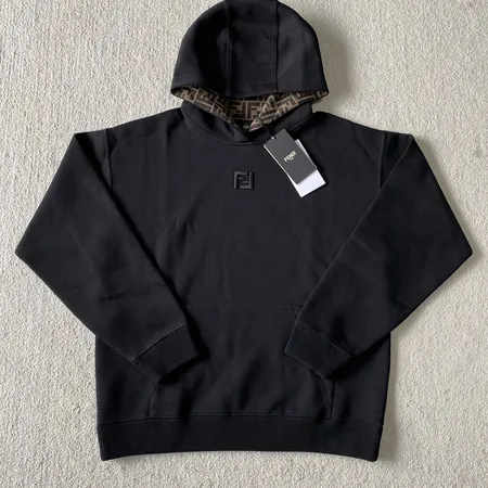 フェンディ パーカー