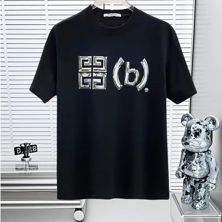 ジバンシィ Tシャツ