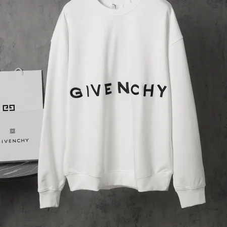 ジバンシィ パーカー