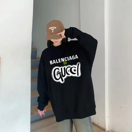 バレンシアガ パーカー