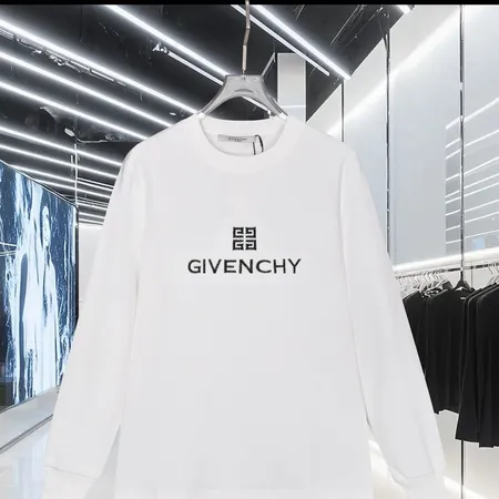 ジバンシィ Tシャツ