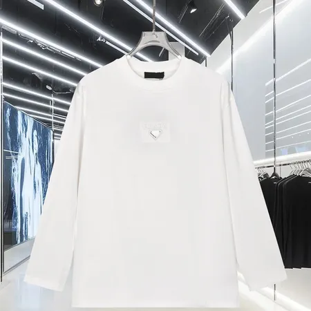 プラダ Tシャツ