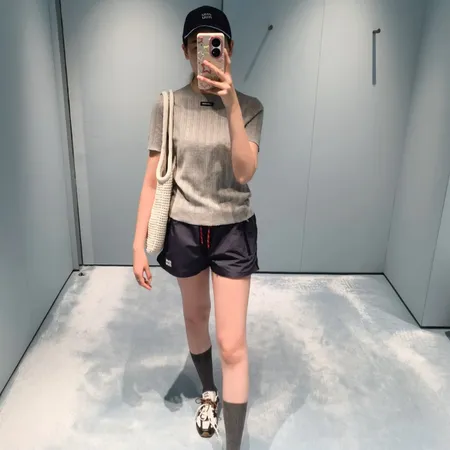 ミュウミュウ Tシャツ