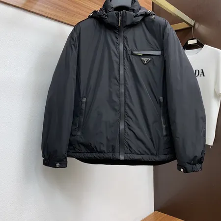 プラダ ダウンジャケット