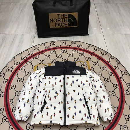 ノースフェイス ダウンジャケット