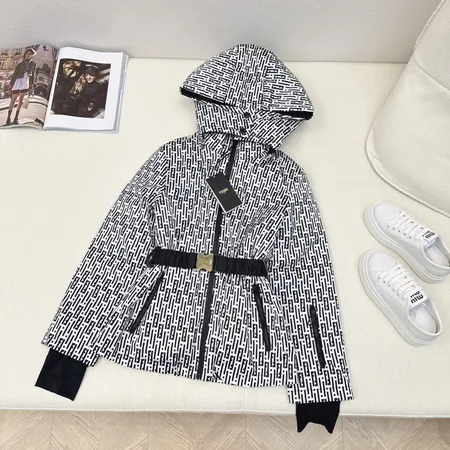 コーチ ダウンジャケット