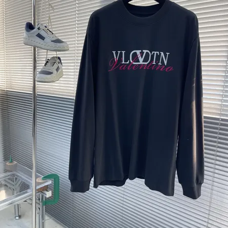 ヴァレンティノ Tシャツ