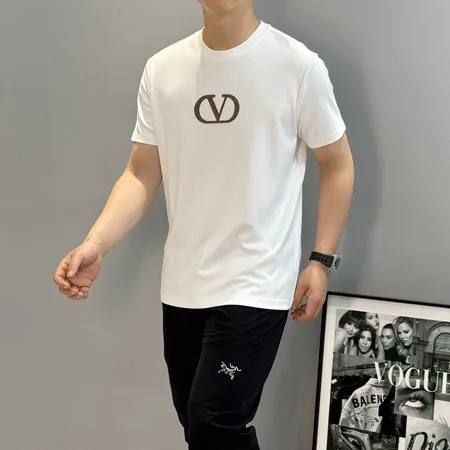 ヴァレンティノ Tシャツ