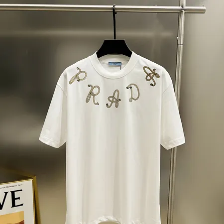 プラダ Tシャツ