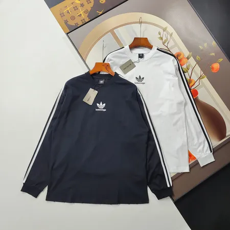 アディダス Tシャツ