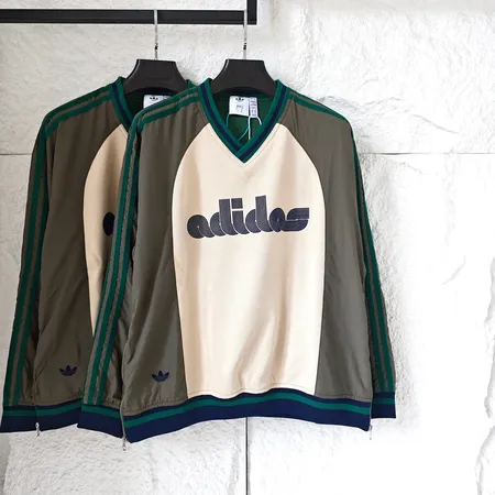 アディダス パーカー