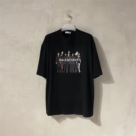 バレンシアガ Tシャツ