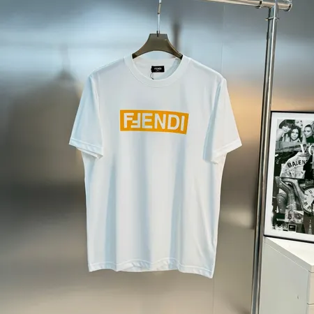 フェンディ Tシャツ