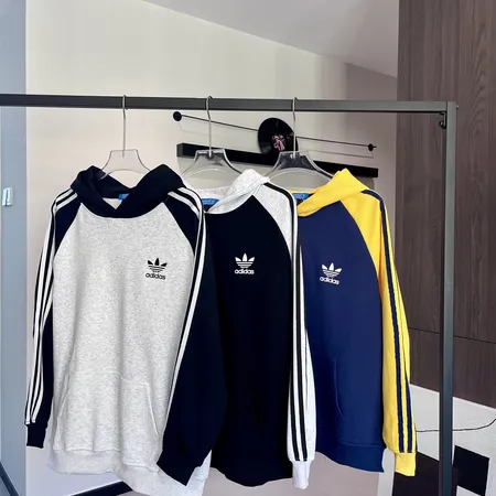 アディダス パーカー