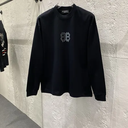 バレンシアガ Tシャツ