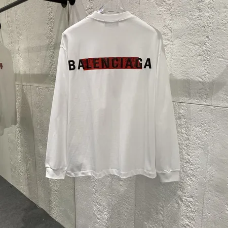 バレンシアガ Tシャツ