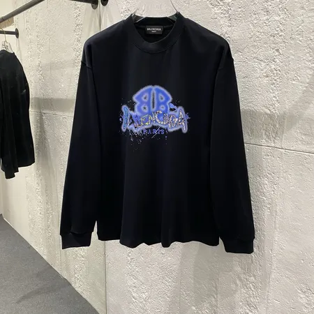 バレンシアガ Tシャツ