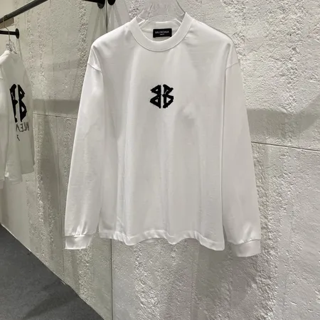 バレンシアガ Tシャツ