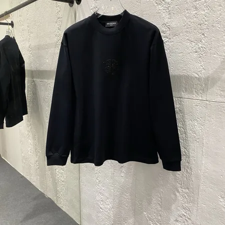 バレンシアガ Tシャツ