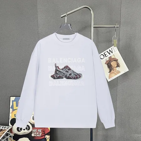 バレンシアガ パーカー