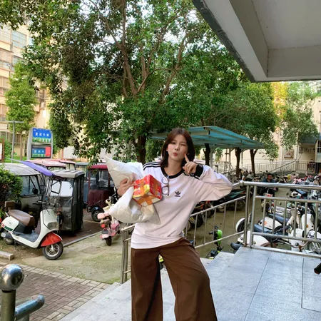 アディダス パーカー