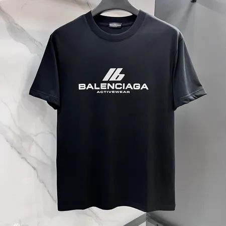 バレンシアガ Tシャツ