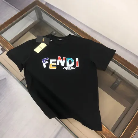 フェンディ Tシャツ