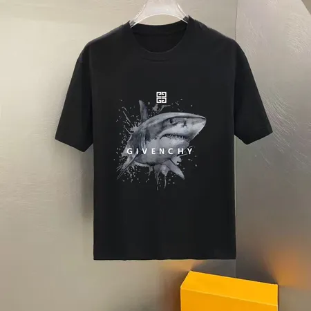 ジバンシィ Tシャツ