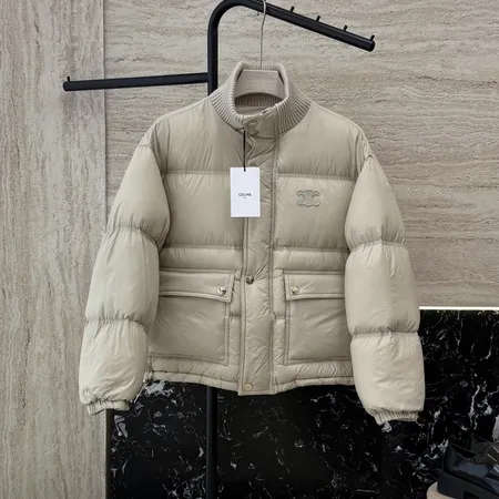 セリーヌ ダウンジャケット