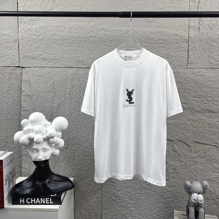 イブサンローラン Tシャツ